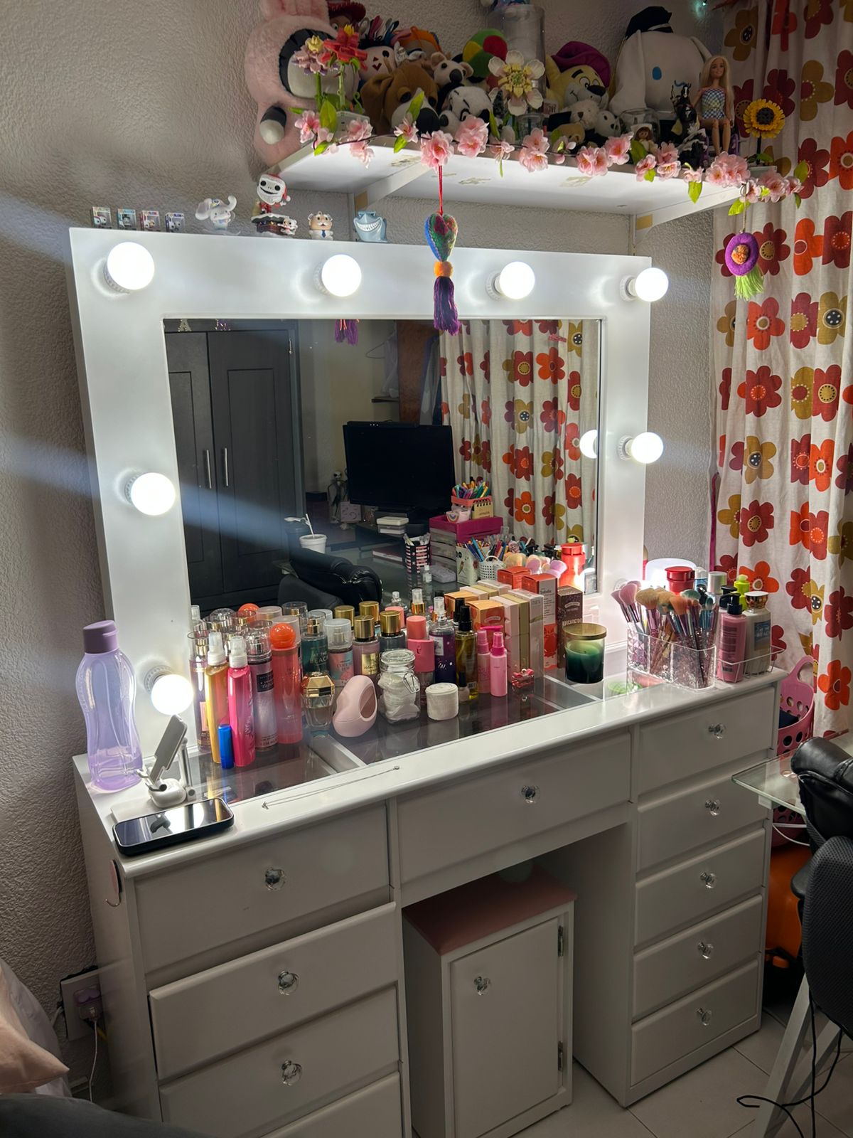 Tocador Vanity tipo Hollywood Gustavo con vidrio